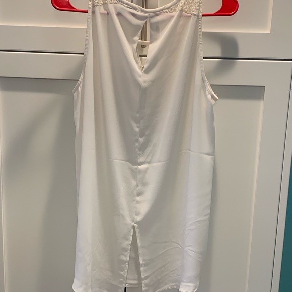 Sleeveless shirt - Picture 2 of 4